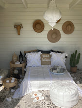 Download image to view Gallery, Marokkolainen roikkuva iso lyhty