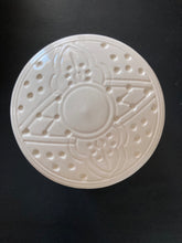 Download image to view Gallery, Valkoinen keramiikkakulho+ kansi