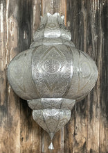 Download image to view Gallery, Marokkolainen roikkuva iso lyhty