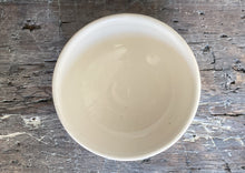 Download image to view Gallery, Valkoinen kaiverrettu keramiikkakulho