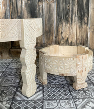 Download image to view Gallery, Pieni Chakki-pöytä