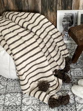 Download image to view Gallery, Pom Pom -peitto Beige/ruskea