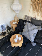 Download image to view Gallery, Marokkolainen hapsutyyny tupsuilla