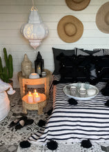 Download image to view Gallery, Marokkolainen roikkuva iso lyhty