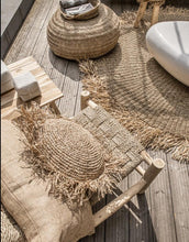 Download image to view Gallery, Afrikkalainen Raffia hapsutyyny