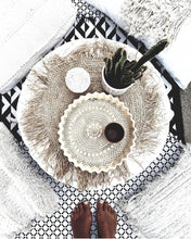 Download image to view Gallery, Boho pöytätabletti hapsuilla