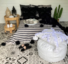 Download image to view Gallery, Marokkolaiset Chakki-pöydät