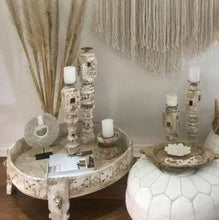 Download image to view Gallery, Valkoinen Chakki-pöytä ja Pouf